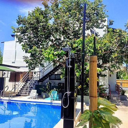 Alona Whitehouses Resort بنغلاو المظهر الخارجي الصورة